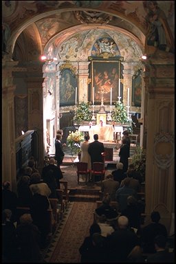 Img0012ChurchatAlter.jpg